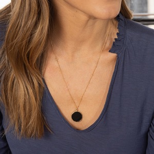 Pendentif élégant en obsidienne noire, cercle, chaîne satellite en or 14 carats, bijoux minimalistes - Product Image 6