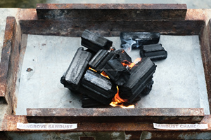 Charbon de bois en briquettes Ogatan du Vietnam en vrac pour les grils japonais - Product Image 1