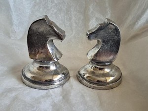 Sujetalibros Tradicionales de Aluminio para Escritorio, Decoración Profesional de Oficina, Mejora del Espacio de Trabajo, Accesorio Metálico Funcional Personalizable - Product Image 4