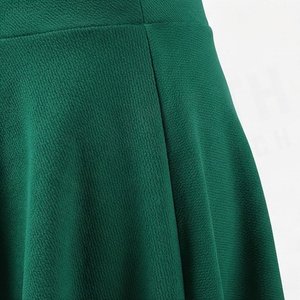 Jupe courte trapèze pour femme, couleur unie, taille élastique, design plissé, tissu polyester confortable, à porter en toutes saisons - Product Image 5