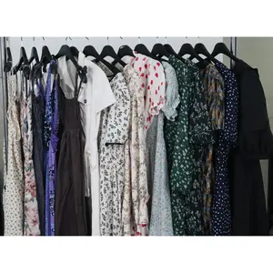 Vestido de Invierno Usado para Mujer, Marca Yoursup Coreana, 100 kg, Fardos Transparentes, Video Verificado, Venta al Por Mayor, Exportación, En Stock - Product Image 1