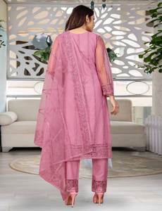 Ensemble ethnique élégant en 3 pièces pour mariages et festivals |   Kurti brodé avec pantalon assorti - Product Image 3