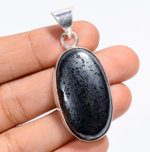Pendentif en pierre précieuse naturelle fait main |   Pendentif en cristal d'agate Chevron |   Bijoux de guérison certifiés IGI de style bohème plaqués argent - Product Image 2