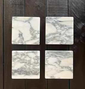 Ensemble de sous-verres carrés en marbre Arabescato Corchia de qualité supérieure, finition en pierre naturelle, décoration de luxe pour la maison, protection pour table basse et boissons - Product Image 1