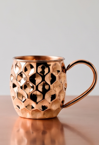 Mug à Moscow Mule en cuivre pur texturé à facettes, tasse à boire en métal massif, récipient traditionnel pour bar à cocktails - Product Image 2