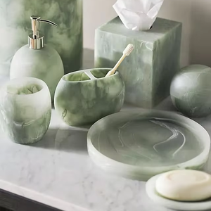 Juego de Baño de Resina de Diseño Moderno para Hoteles de Lujo, Juego de Cuatro Piezas de Accesorios Sanitarios y Artículos de Baño Elegantes al Mejor Precio - Product Image 1