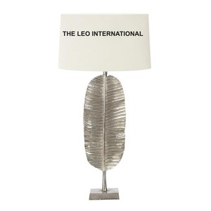 Lampes de bureau au design artistique moderne et élégant, faites à la main pour les chambres et les salons, avec ampoule LED pour l'étude - Product Image 1