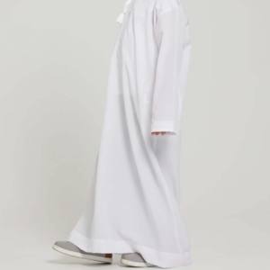 Nouveau design OEM : Thobe/Thawb islamique pour hommes, col montant, manches régulières, en coton, coupe modeste, avec robe assortie pour enfants - Product Image 2