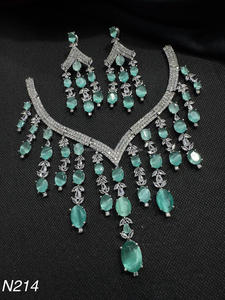 Ensemble de bijoux de mariée en diamant américain classique Collier et boucles d'oreilles en deux pièces pour mariage Style classique à la mode - Product Image 3