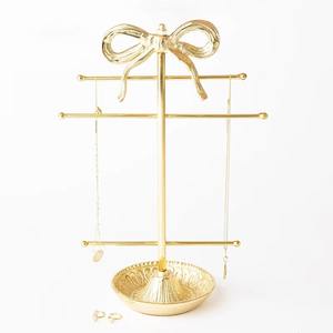 แท่นวางเครื่องประดับอะลูมิเนียมสีโทนอุ่นรุ่น ''BOWKNOT'' ดึงดูดความสนใจ สะท้อนความงดงามอันน่าทึ่งของคอลเลกชันที่คุณคัดสรร - Product Image 1