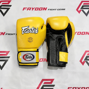 Guantes de Boxeo Fairtex Personalizados de Cuero Vacuno Genuino Marrón y Negro con Cierre de Correa para Sparring, Artes Marciales, MMA y Kickboxing - Product Image 4