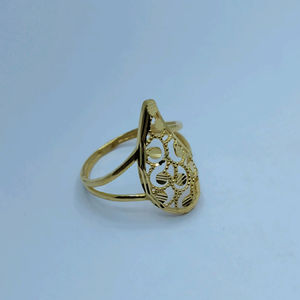 Anillo de Oro Elegante de Diseño para Mujer, Anillo de Dedo con Patrón de Trabajo de Mano Estilizado, Joyería Moderna y Ligera para Uso Diario - Product Image 2