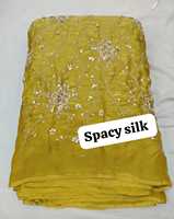 Tissu d'embroidery Spacy : des points de broderie dans la solitude, la beauté dans les espaces respirants, broderie premium Spacy.
