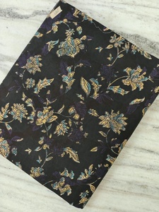 Tissu en coton imprimé à la main, écologique, durable, doux, motifs floraux verts et jaunes, idéal pour les chemises et le quotidien. - Product Image 6