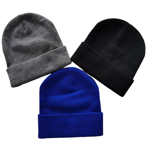 Gorros de punto gruesos y holgados unisex 100% acrílicos con forro de satén y bordado 3D dibujado a mano, ideales para invierno y actividades al aire libre. - Product Image 4