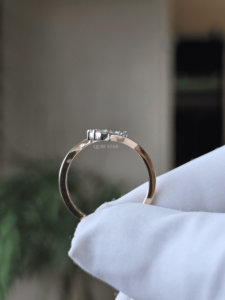 Bague en or avec diamant rond de laboratoire 0,25 ct, certifiée IGI, design minimaliste ouvert, bijoux fins, cadeau d'anniversaire pour femme - Product Image 2