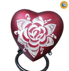 Urna Funeraria para Mascotas en Forma de Corazón Plateada de Linea Exports Inc. con Diseño de Huella de Pata, Recuerdo - Product Image 2