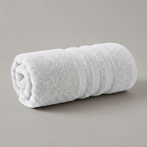 Toalla de Baño de Algodón Blanco Zero Twist, Suave y Absorbente, con Borde de Tres Rayas, Toalla de Baño Moderna para el Hogar, Hotel, Spa y Regalos - Product Image 4