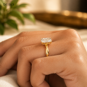 Bague de fiançailles pour femme en or jaune plaqué avec diamant taille radiant et moissanite classique, bande torsadée - Product Image 5