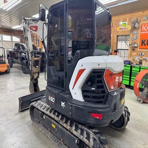 Mini-excavatrice Bobcat E60 de qualité supérieure pour entrepreneurs professionnels, offrant des performances de creusement puissantes et une maniabilité aisée - Product Image 6