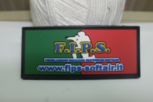Parche Redondo Personalizado con Logotipo 3D en Relieve de Silicona Suave para Coser en Gorras, Venta al Por Mayor - Product Image 3