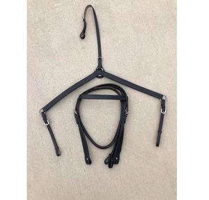 Conjunto de cabezada, pechopetral y riendas de cuero negro estilo western con herrajes de acero inoxidable, fabricante indio, marca LLT, modelo LLT-HP-020-ZK - Product Image 1