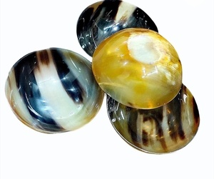 Bol en corne de buffle fait main de luxe, noir à l'extérieur, doré à l'intérieur, bol de service décoratif, vaisselle écologique haut de gamme - Product Image 2