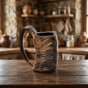 Chope à bière en corne de buffle Viking, faite à la main, en corne naturelle, style rustique médiéval, avec poignée, pour bar à domicile, fête, festival - Product Image 1