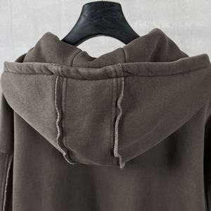 Conjunto de Sudadera con Capucha y Pantalones de Chándal de Forro Polar Grueso Bordado con Cremallera de Cuarto y Efecto Desgastado, Fabricado a Medida - Product Image 5