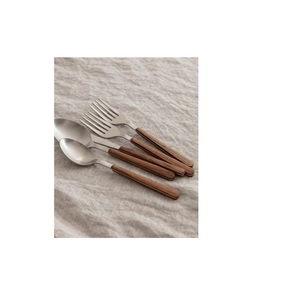 Juego de cubiertos de acero inoxidable premium con mango de madera, colección de vajilla de lujo para uso en el hogar, hoteles y restaurantes. - Product Image 3