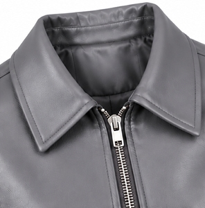 Chaqueta de moto de piel sintética gris para mujer con cremallera y cuello vuelto, estilo corto. - Product Image 6