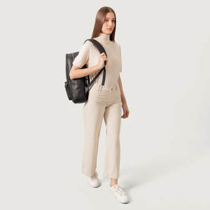 Sac à dos en cuir noir unisexe de qualité supérieure, minimaliste, pour les trajets quotidiens, sac pour ordinateur portable, sac à dos de voyage en cuir véritable pour hommes et femmes - Product Image 3