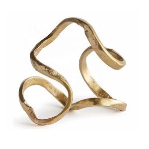 Objet de table sculptural de style moderne fini argenté pour les intérieurs de maisons contemporaines et les vitrines, fabriqué à la main en Inde - Product Image 5