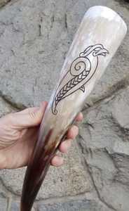 Support pour corne à boire Viking, fait main, motif animal, pour chopes à bière, style Game of Thrones, chopes médiévales, cadeau idéal pour garçons d'honneur et affaires - Product Image 6