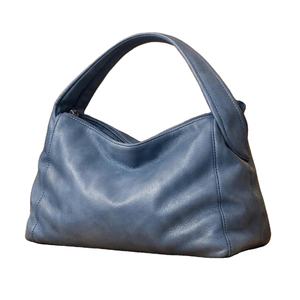กระเป๋าสะพายไหล่หนังสีน้ำเงินทรงโฮโบ คล้ายกับงานออกแบบทำมือที่พบได้ที่ร้านค้าเช่น Bag - Product Image 1