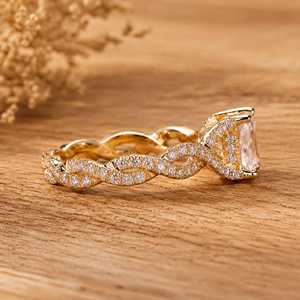 Anillo de compromiso clásico de oro macizo de 10K, 14K, 18K con diamante cultivado en laboratorio de corte princesa de 3 quilates y diamante de corte redondo de 1.10 quilates, certificado por IGI. - Product Image 3