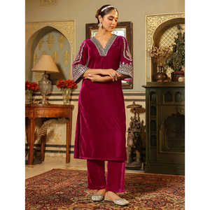 Belle tenue de fête pour femmes - Product Image 1