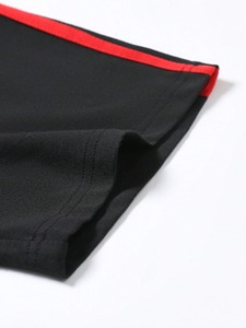 T-shirts décontractés respirants pour la saison estivale, nouveaux designs, imprimé drapeau américain, sur mesure, doublure noire et rouge, fabriqué au Pakistan - Product Image 3