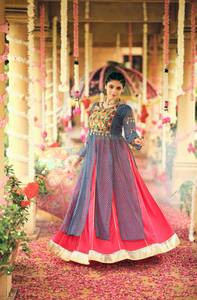 Dupatta traditionnel indien pakistanais pour femmes, longueur ras du sol, en rayonne et toile, avec dentelle fantaisie et broderies en fausse georgette - Product Image 3