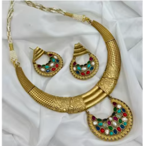 Ensemble ras du cou Royal Mossanite Polki Ensemble Kundan de style classique avec pièce maîtresse émeraude pour femmes et filles pour mariages et fiançailles - Product Image 2