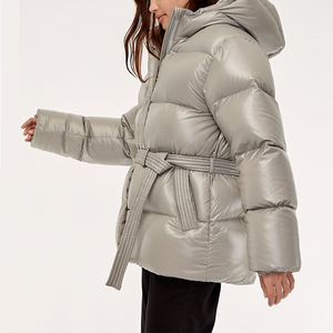 Veste matelassée brillante de haute qualité en gros, respirante, en nylon, avec impression de votre logo personnalisé, manteau en coton rembourré pour femme, veste matelassée d'hiver - Product Image 3