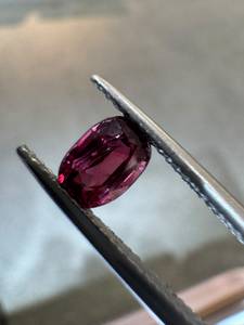Natural Pink/Magenta Spinel Oval Cut 1.00CT Loose Faceted Gemstone Color Play Jewelry Making Collector Accessories LK Origin - Product Image 1