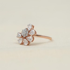 Anillo de Moissanita Brillante con Corte Pera y Redondo en Racimo Floral para Mujer, Plata 925 con Rodio, Regalo Sorpresa para Novias y Amantes - Product Image 4