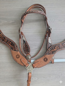 Conjunto Premium de Cabezada, Pechopetral y Riendas de Cuero Occidental con Conchos Grabados a Mano y Diseño Trenzado para Equitación y Trabajo en Rancho - Product Image 1