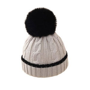 Gorro de Invierno de Lujo en Poliéster/Algodón Suave para Hombre y Mujer, Gorro Tejido de Doble Capa de Alta Calidad, Color Personalizado con Pedrería - Product Image 1