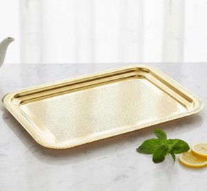 Plateau de service rectangulaire en laiton artisanal moderne, motif floral gravé, finition dorée décorative, durable, léger, passe au lave-vaisselle - Product Image 4