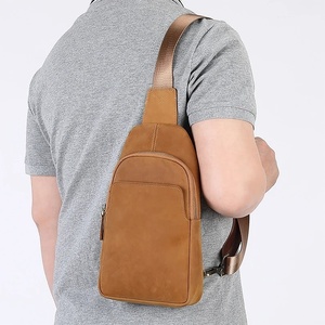 Bolso de Pecho de Cuero Cómodo y de Fácil Movilidad, Bolso Cruzado de Cuero Moderno, Mochila de Pecho, Diseños Recién Llegados - Product Image 1