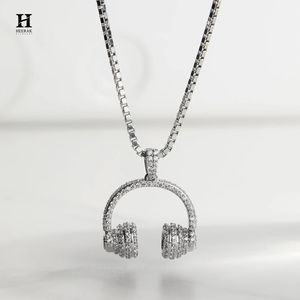 Pendentif Casque de Luxe Entièrement Sertie de Diamants, Collier Thème Musical Personnalisé pour Hommes, Fournisseur de Bijoux Bling en Gros - Product Image 5