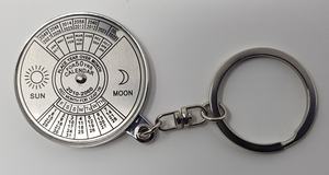 Porte-clés Calendrier Vintage Argenté, Calendrier Perpétuel 50 Ans, Porte-clés Calendrier de Poche Portable en Métal, Détecteur de Date - Product Image 3