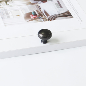 Poignée de meuble ronde en alliage de zinc noir mat, moderne, pour tiroirs de cuisine, salle de bain, commodes, armoires et tables de nuit - Prix de gros - Product Image 4